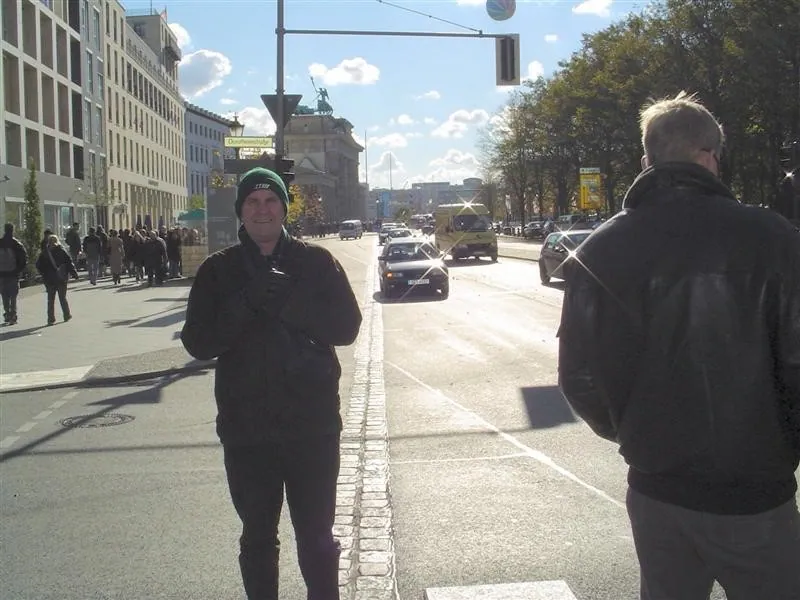 Don astride the wall behind the reichstag