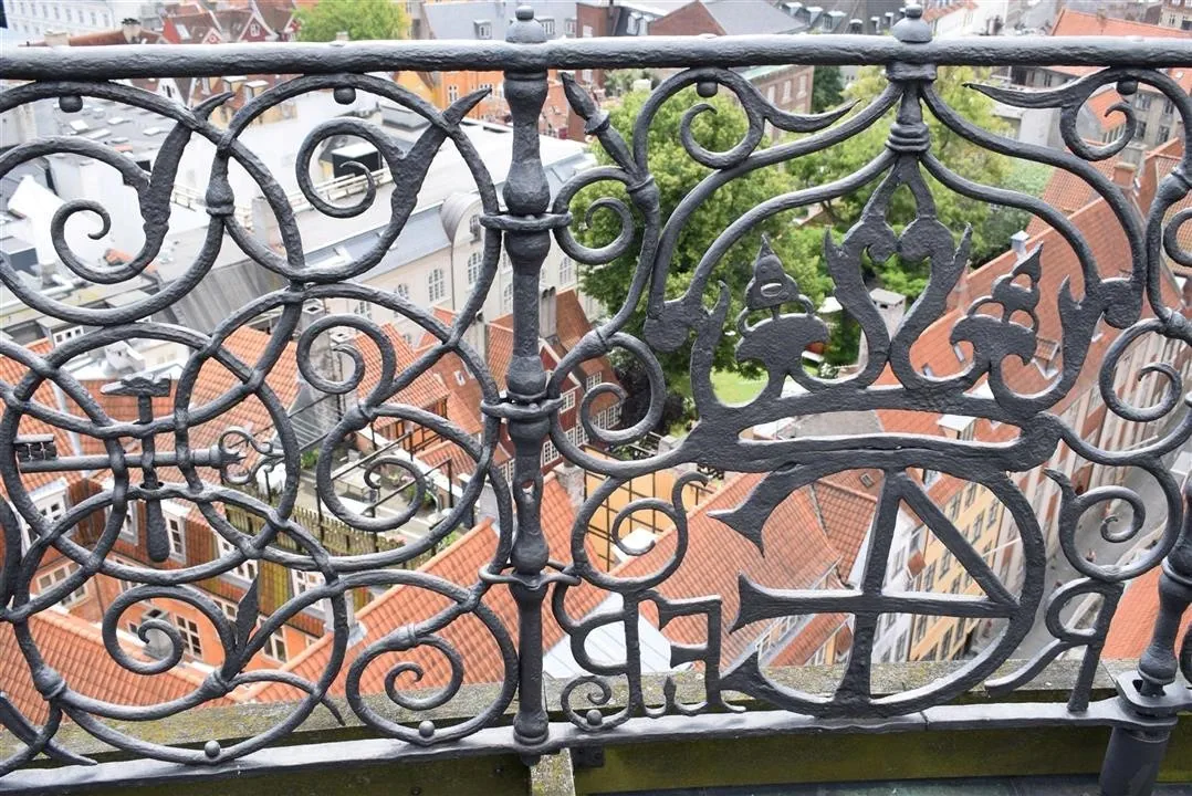 G19.1 the round tower wed 19 jul 16