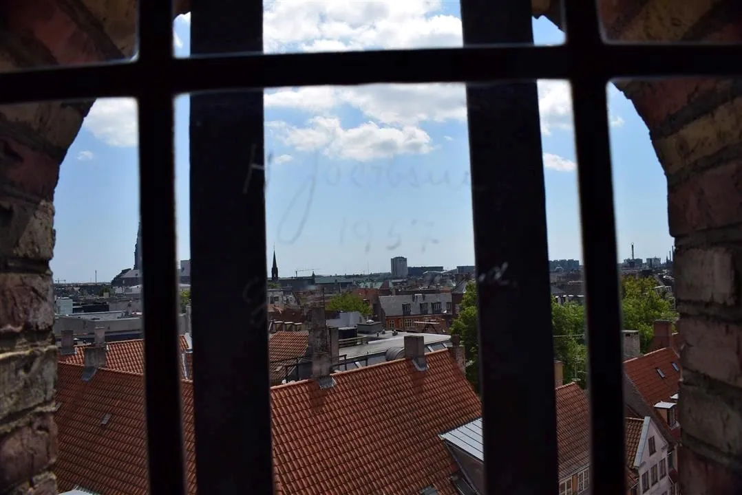 G19.1 the round tower wed 19 jul 24