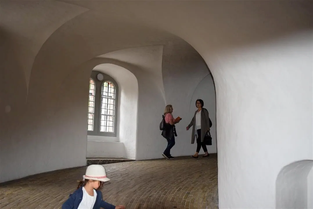 G19.1 the round tower wed 19 jul 8