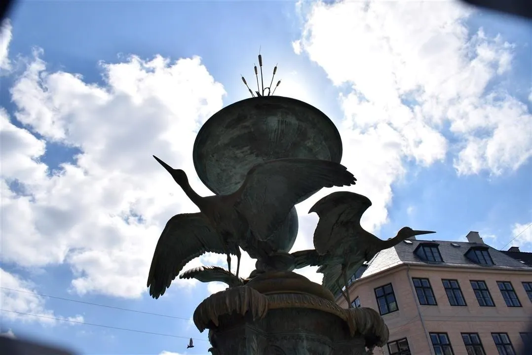 G19.2 historic copenhagen city centre wed 19 jul 3