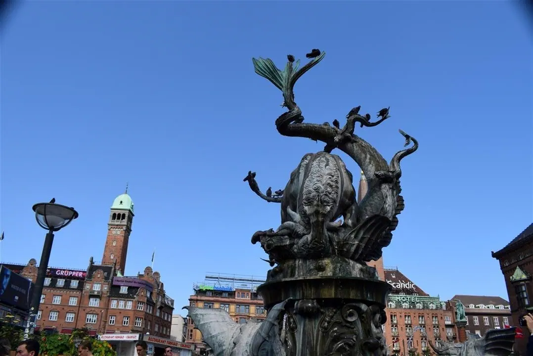 G19.2 historic copenhagen city centre wed 19 jul 30