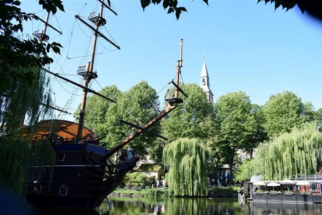 G19.3 tivoli gardens wed 19 jul 33