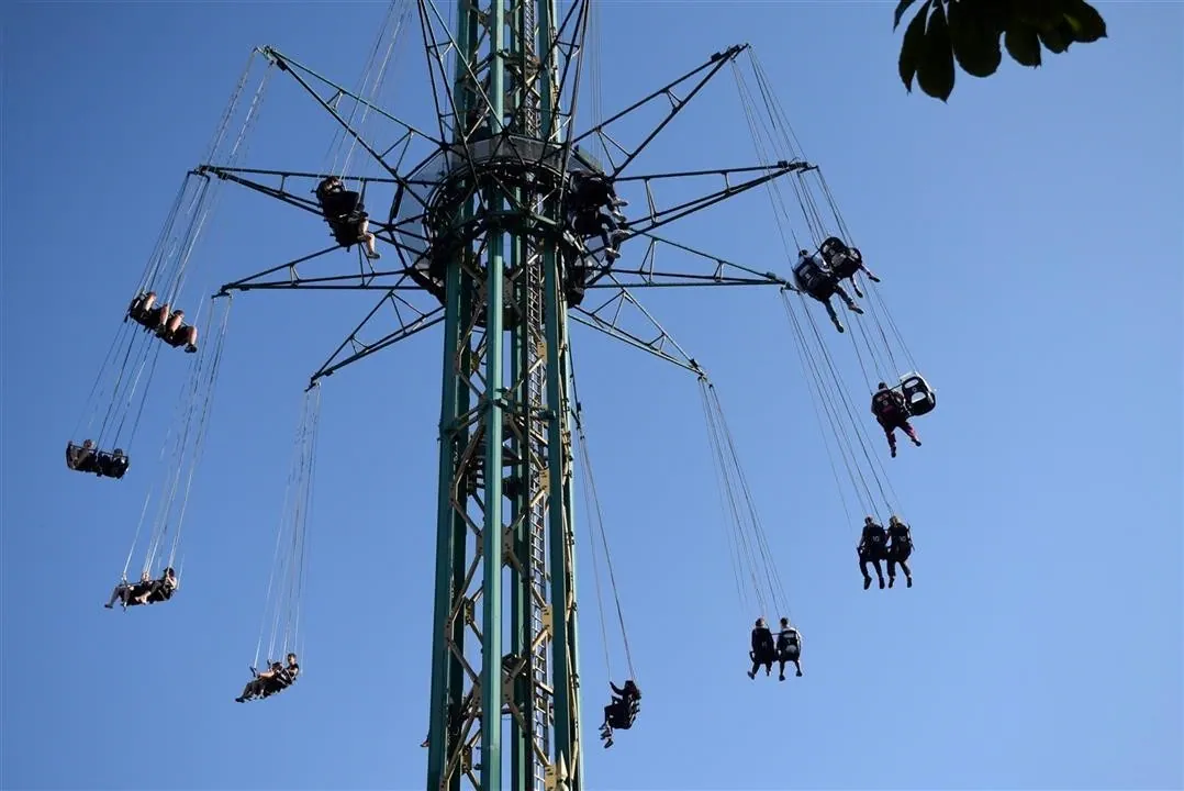 G19.4 tivoli gardens cont. wed19 jul 16