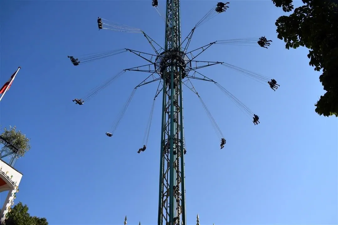 G19.4 tivoli gardens cont. wed19 jul 2