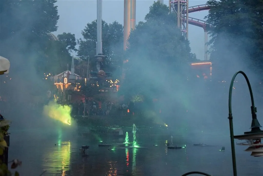 G19.4 tivoli gardens cont. wed19 jul 49