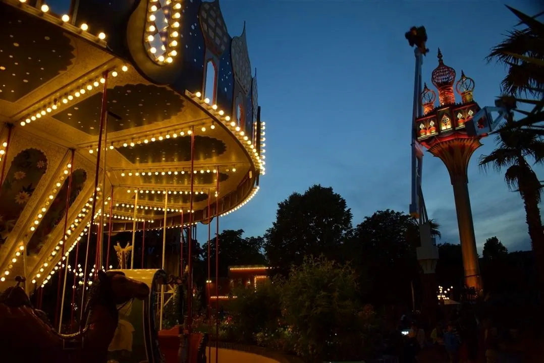 G19.4 tivoli gardens cont. wed19 jul 64