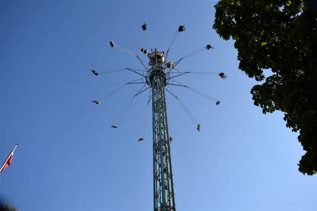 G19.4 tivoli gardens cont. wed19 jul 7