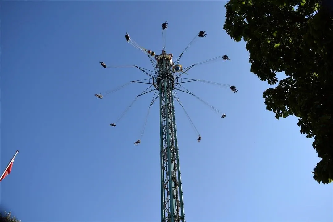 G19.4 tivoli gardens cont. wed19 jul 8